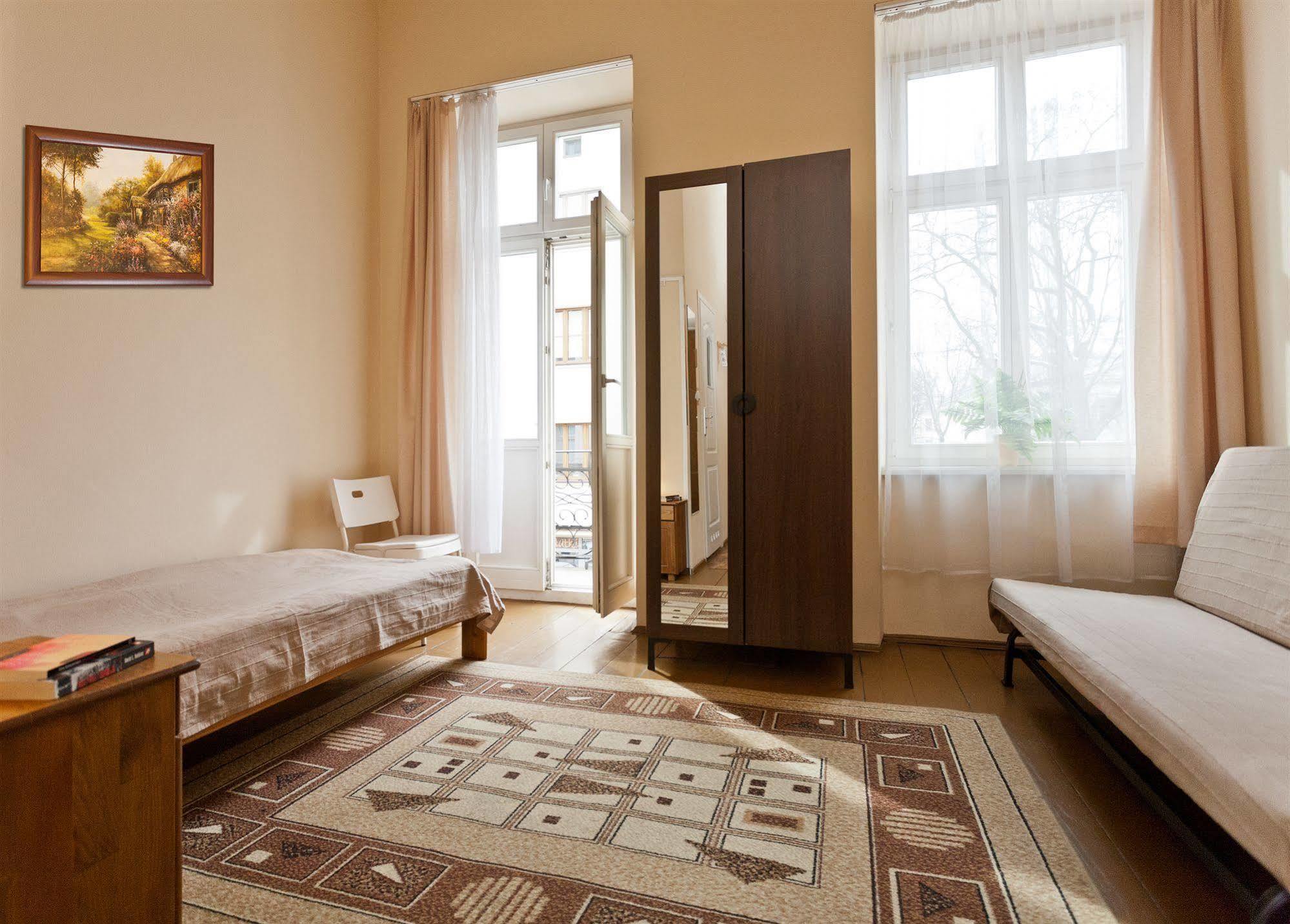 Enigma Hostel Krakow Bagian luar foto
