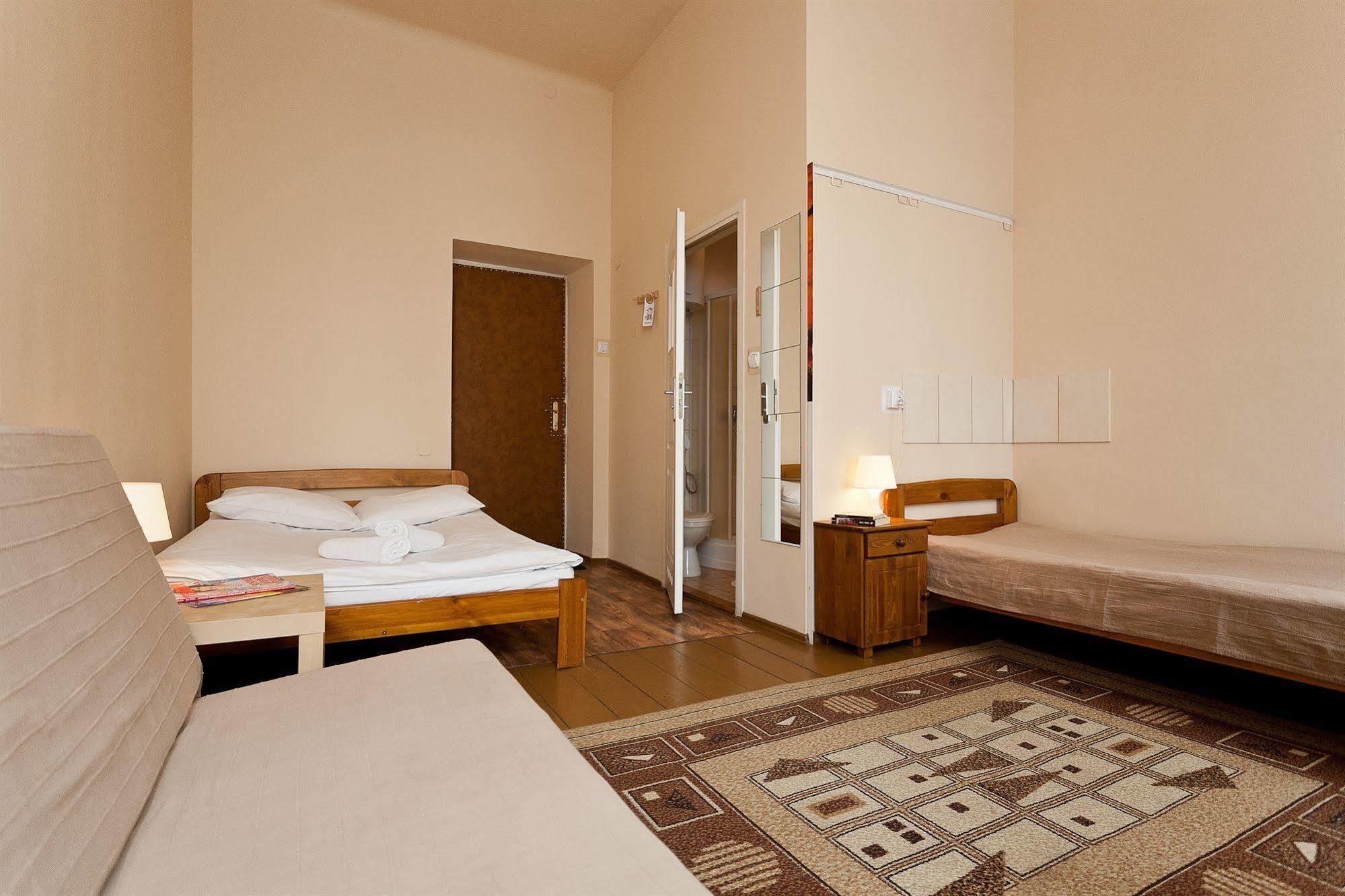 Enigma Hostel Krakow Bagian luar foto