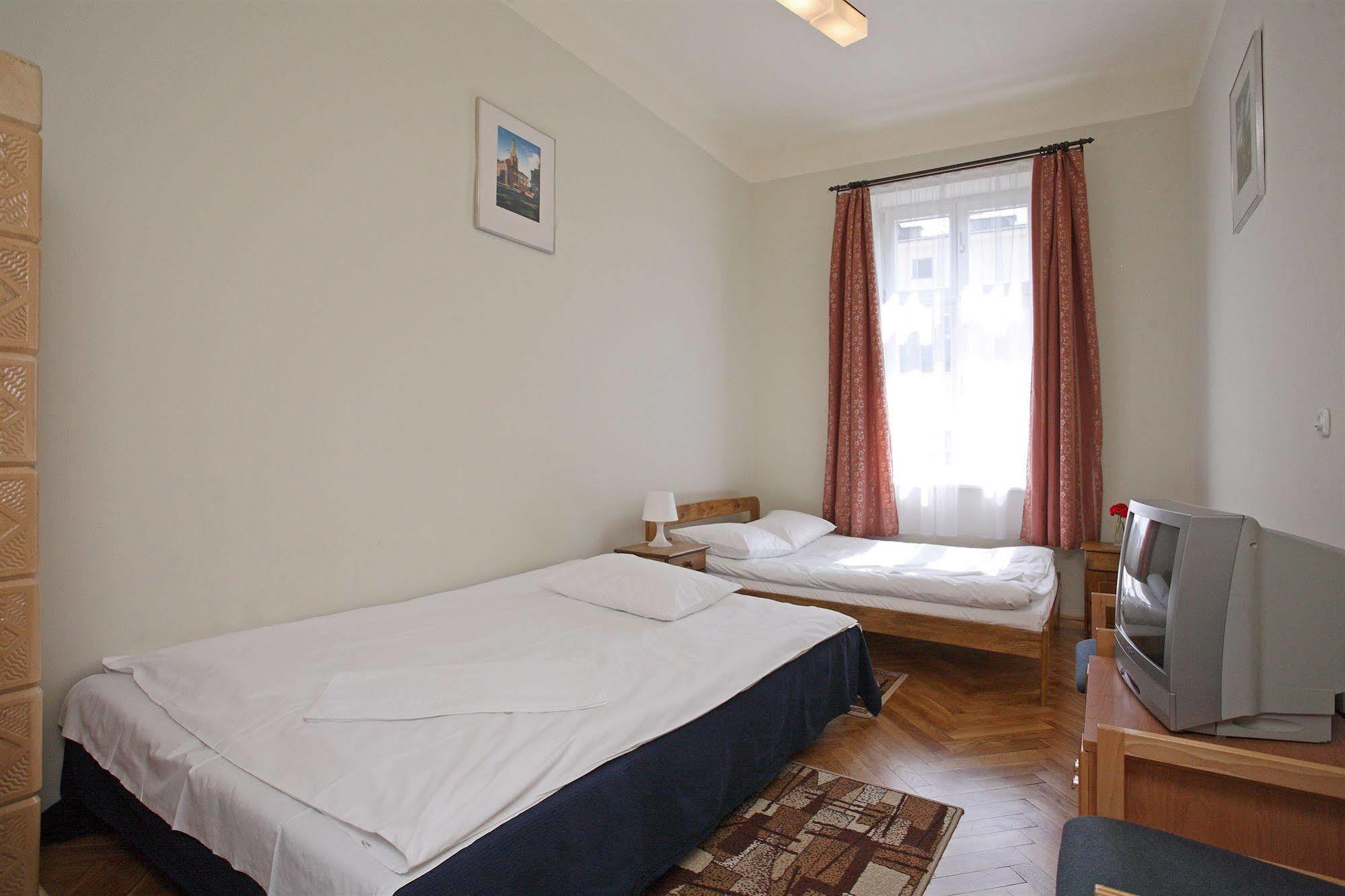 Enigma Hostel Krakow Bagian luar foto