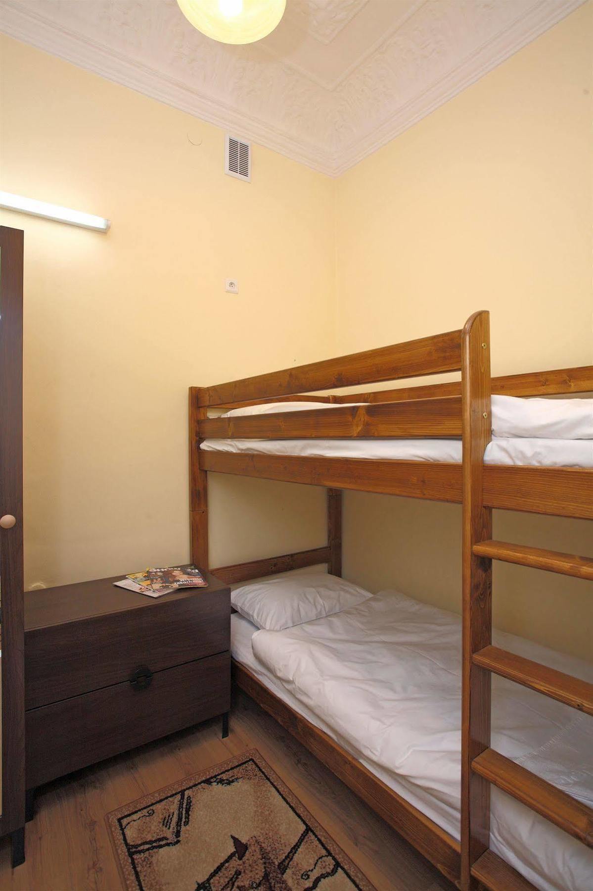 Enigma Hostel Krakow Bagian luar foto