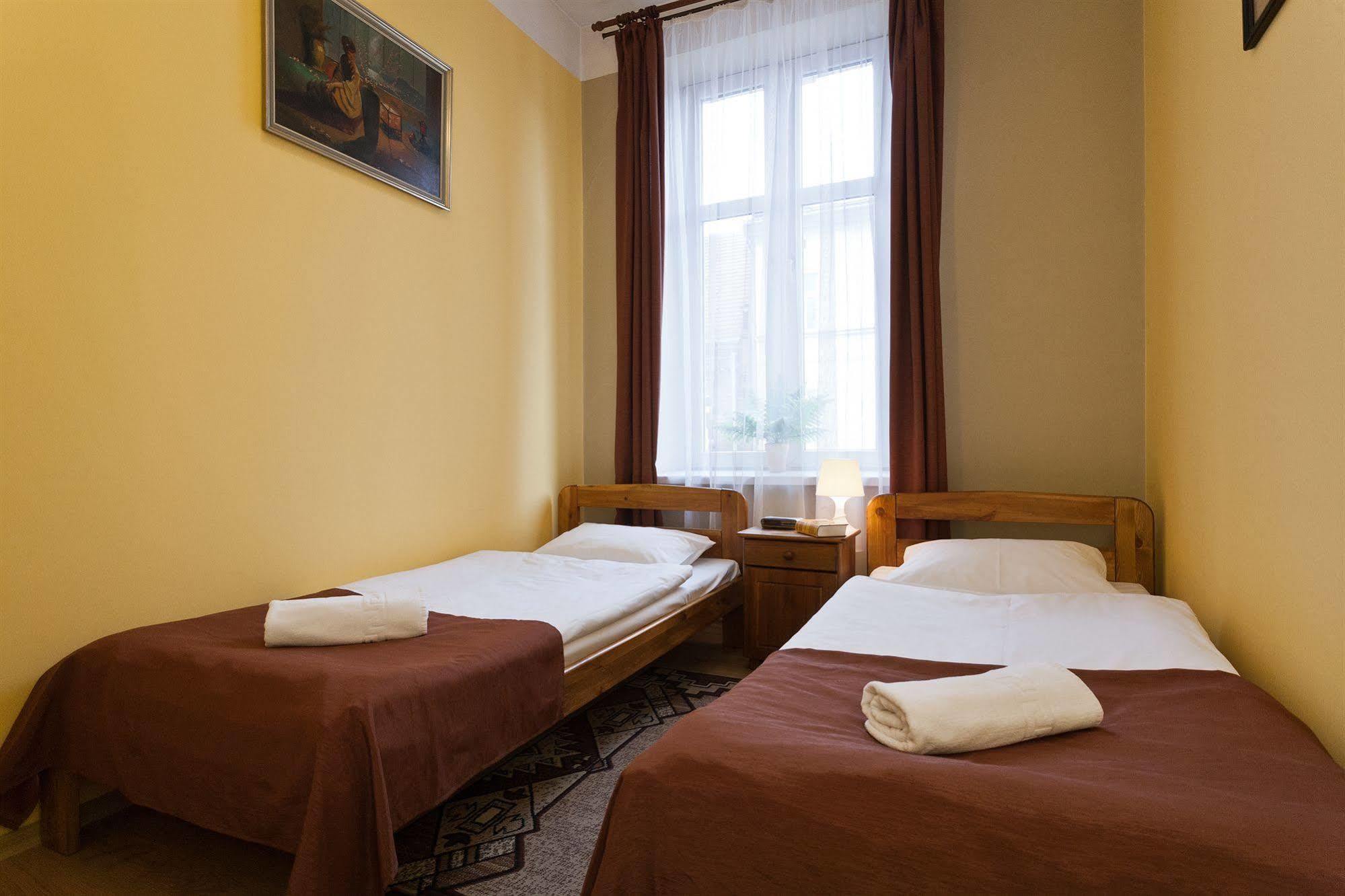 Enigma Hostel Krakow Bagian luar foto