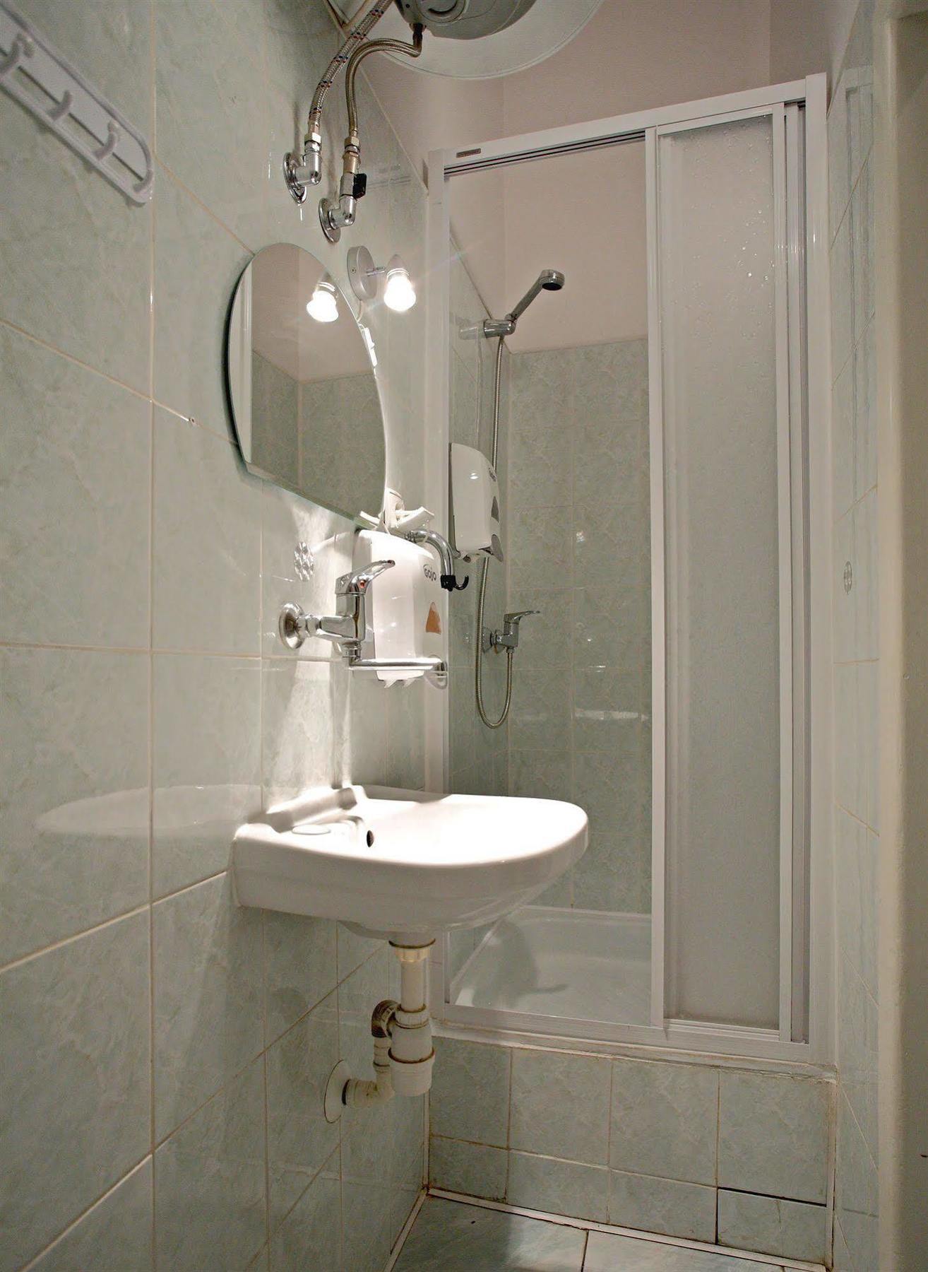 Enigma Hostel Krakow Bagian luar foto