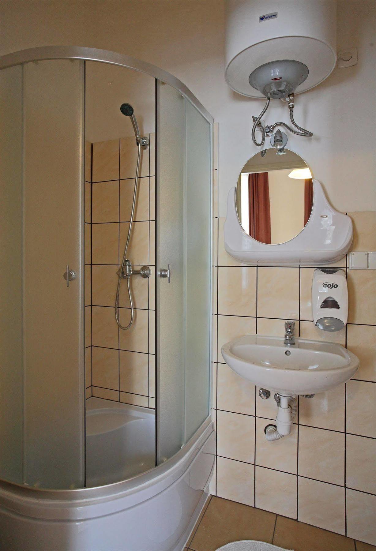 Enigma Hostel Krakow Bagian luar foto