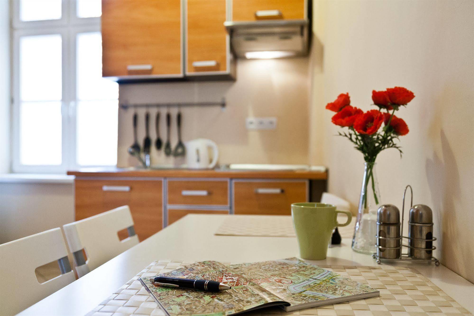 Enigma Hostel Krakow Bagian luar foto
