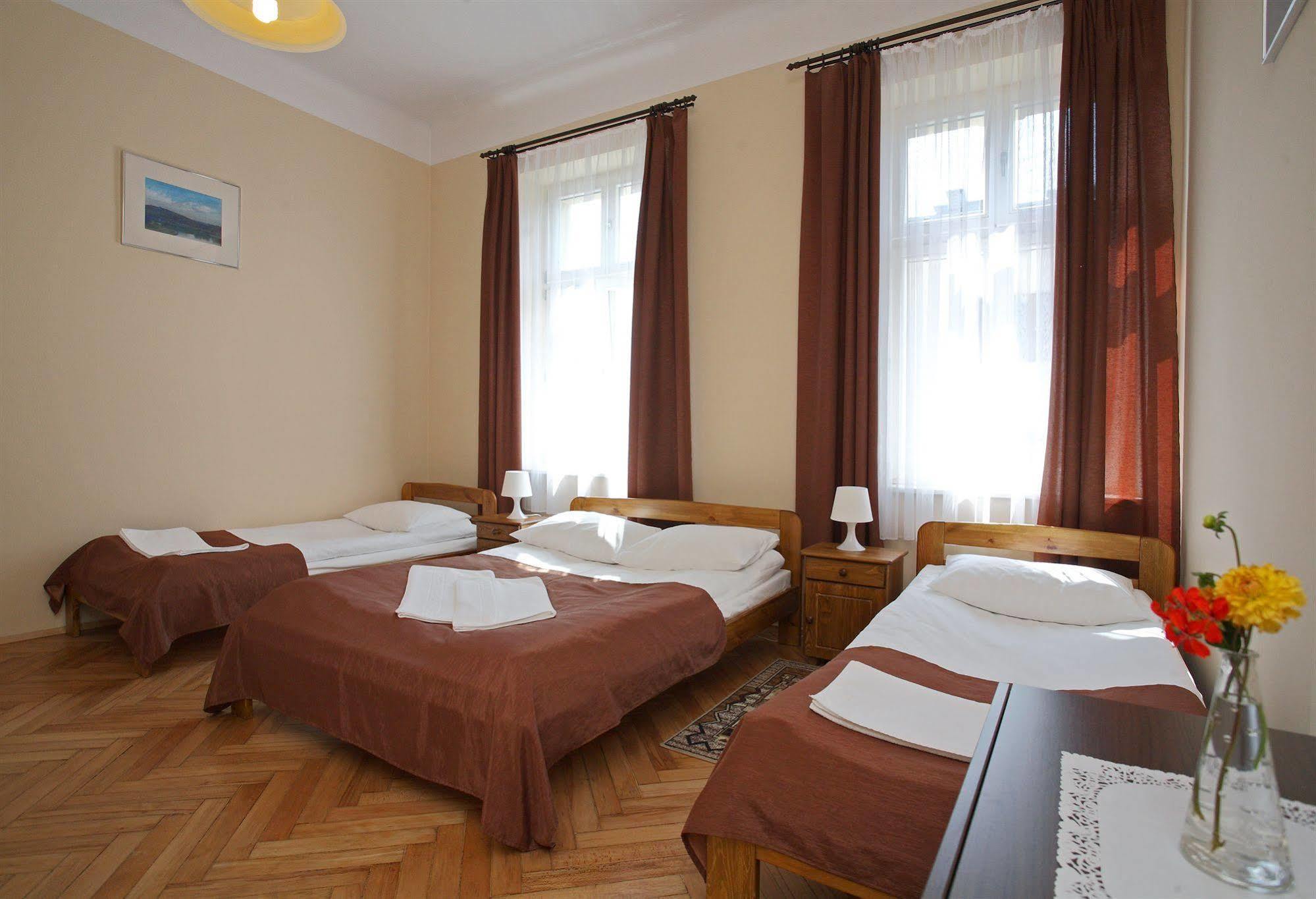 Enigma Hostel Krakow Bagian luar foto