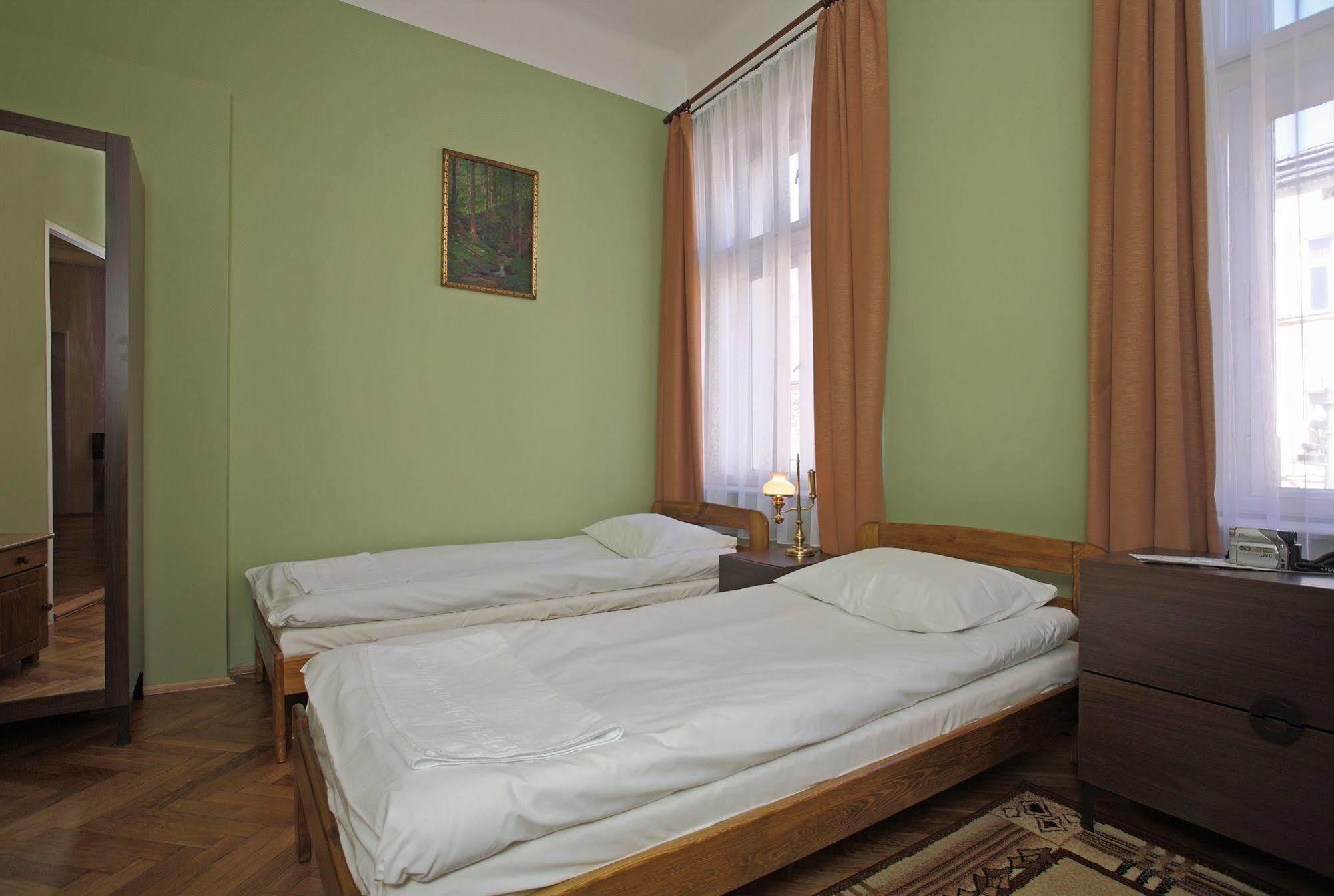 Enigma Hostel Krakow Bagian luar foto